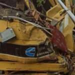 Kamyon 30 metre y&uuml;ksekten demiryoluna d&uuml;şt&uuml;:  2 &ouml;l&uuml;, 2 yaralı 