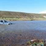 Murat Nehri&rsquo;nde aracını yıkamak isterken sulara kaptırdı