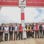 T&uuml;rk Kızılay, İdlib'de inşasını tamamladığı 901 briket eve aileleri yerleştirdi