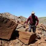 40 yıldır elinden d&uuml;ş&uuml;rmediği balyozla ekmeğini taştan &ccedil;ıkartıyor