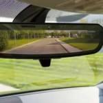 Otomobillerin dikiz aynasındaki mandal ne işe yarıyor? İşte şaşırtan bilgiler...