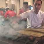 Bayramda et yiyemedi, şimdi bin aileye &uuml;cretsiz kebap dağıtımı yapıyor