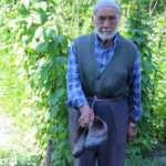 Bolulu yaşlı &ccedil;ift&ccedil;i duyarlı hareketiyle herkesi duygulandırdı