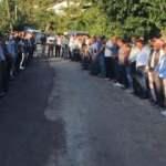 &Ccedil;ameli'nde 400 yıllık gelenek! Bayramlaşmaları yarım saat s&uuml;rd&uuml;  