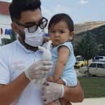 Elini akrep soktu! 8 aylık Muhammed i&ccedil;in sağlık ekipleri zamanla yarıştı   