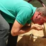 Bu su i&ccedil;in kuyruğa giriyorlar