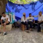 Sıcaklık 40 dereceye yaklaştı! Mardin'de esnaf, ağa&ccedil; dibine sulu klima kurdu