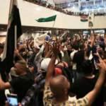 Irak'ta Sadr yanlılarının gösterilerinde yaralananların sayısı 125'e ulaştı