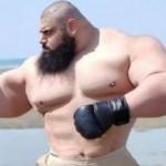 İranlı Hulk boks maçında 30 saniye dayanabildi! Alay konusu oldu!