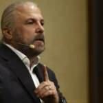 Mete Yarar bu s&ouml;zleri kullandı: O'nu g&ouml;r&uuml;nce dizlerimin bağı &ccedil;&ouml;z&uuml;ld&uuml;!