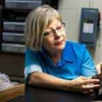 30 yıldır kapısının &ouml;n&uuml;ndeydi! Ger&ccedil;eği &ouml;ğrenince şoke oldu