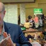 Bı&ccedil;aklı saldırıya uğrayan "Şeytan Ayetleri" yazarı hakkında yeni gelişme