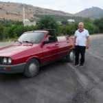 "D&uuml;ğ&uuml;n Dernek" filminden esinlendi, 33 yıllık otomobilini &uuml;st&uuml; a&ccedil;ık hale getirdi