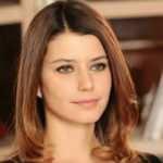 Beren Saat kaza geçirdi iddiası! İşte yürekleri ağza getiren o fotoğraf...