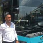 Fenalaşan yolcusunu sırtına y&uuml;kleyip hastaneye g&ouml;t&uuml;ren otob&uuml;s şof&ouml;r&uuml; g&uuml;n&uuml;n kahramanı oldu