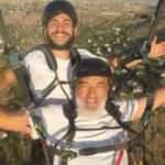 Kayserili dede paraş&uuml;tle u&ccedil;tu, heyecanıyla yeri g&ouml;ğ&uuml; inletti: "Allahu ekber"