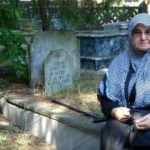 Marmara Depremi'nde 7 yaşındaki kızını kaybeden anne boğazı d&uuml;ğ&uuml;mlenerek anlattı