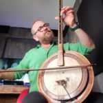 Yaylı tambur sanat&ccedil;ısı hazırladığı eserlerle T&uuml;rk M&uuml;ziği'ni d&uuml;nyaya tanıtıyor