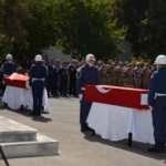 Batman&rsquo;daki paraş&uuml;t kazasında şehit olan iki astsubay i&ccedil;in cenaze t&ouml;reni ger&ccedil;ekleştirildi