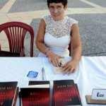 Engelleri &lsquo;kalemiyle&rsquo; aştı, okurlarıyla buluştu