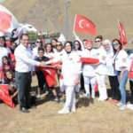 Erzurumlu kadın yarış&ccedil;ılardan 30 Ağustos konvoyu