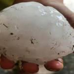 İspanya'da tenis topu b&uuml;y&uuml;kl&uuml;ğ&uuml;nde dolu yağdı: 1 bebek &ouml;ld&uuml;, 29 yaralı