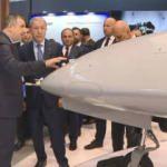 Bakan Akar, Polonya'da fuara katıldı: T&uuml;rk firmaları ziyaret etti