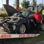 İzmir'de feci kaza: 2 &ouml;l&uuml;, 1 yaralı!