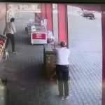 Kocaeli&rsquo;de akılalmaz olay! Kendini aniden aracın &ouml;n&uuml;ne attı