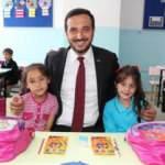 Bağcılar Belediye Başkanı Abdullah &Ouml;zdemir'den ilk ders g&uuml;n&uuml;nde &ouml;ğrencilere ziyaret