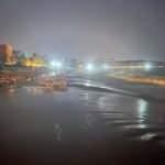 İşletmeci g&ouml;rd&uuml;ğ&uuml; manzara karşısında şaşkına d&ouml;nd&uuml;! Dalgalar plajı g&ouml;le &ccedil;evirdi