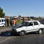 Şanlıurfa'da iki otomobil kafa kafaya &ccedil;arpıştı: 3 yaralı!