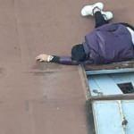 Balıkesir'de hırsız eve girmeye &ccedil;alışırken uyuyakaldı