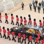 İngiltere Krali&ccedil;esi 2. Elizabeth'in tabutunu &ccedil;eyrek milyondan fazla kişi ziyaret etti