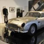 James Bond'un otomobili Aston Martin rekor fiyata satıldı