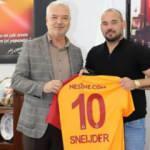 Sneijder, Saruhanlı Belediyesi'ni ziyaret etti