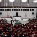 Başörtüsü için 400 cesur el yeterli: 66 vekil aranıyor!