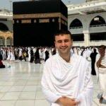 CZN Burak daha önce hiç böyle görülmedi! Mutfaktan çıktı ihrama girdi