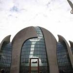 K&ouml;lnl&uuml; M&uuml;sl&uuml;manlar, cuma g&uuml;nleri hoparl&ouml;rden okunacak ilk ezanın heyecanını yaşıyor