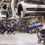 Kriz Volkswagen'i vurdu: Vanaları kısıp mont dağıttılar