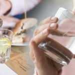 Yemek yerken su içilir mi? Yemek arasında su içmek kilo yapar mı?