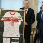 Başkan Erdoğan TFF ve Kulüpler Birliği heyetlerini kabul etti