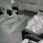 İzmir'deki depremde uyanan kapşonlu gen&ccedil;, "Allah" diyerek &ccedil;ığlık attı