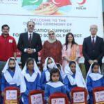 Türk Kızılay, Pakistan'da 100 öğrenciyi yeniden eğitimle buluşturdu
