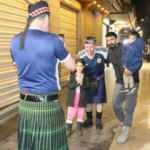 İskoçyalı taraftarlar tarihi Sur ilçesini gezdi