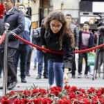 İstiklal Caddesi'nde yas var: Karanfiller bırakıldı