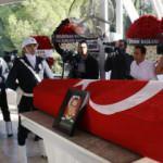 T&uuml;rkiye, Taksim şehitlerini g&ouml;zyaşlarıyla son yolculuğuna uğurladı