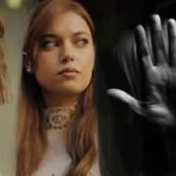 Afra Saraçoğlu'nun 'Hayır' dediği paylaşımdaki gizem çözüldü! Meğer evlilik teklifi yerine…