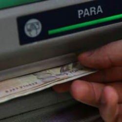 Eskiyen ATM'lerin yuttuğu paralar şikayetleri artırdı