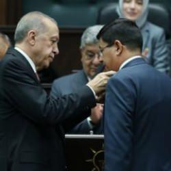İyi Parti'li başkan AK Parti'ye katıldı! Rozetini Erdoğan taktı